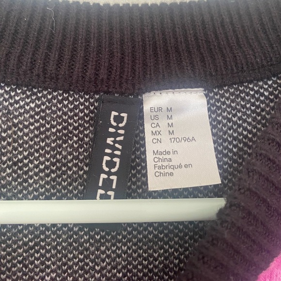 H&M Printed Cropped Sweater Vest - Picture 3 of 3